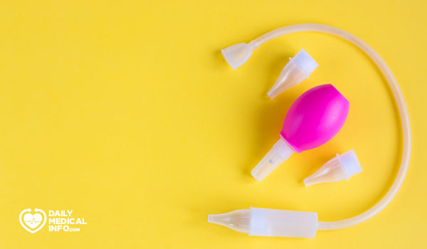 Manual nasal aspirator