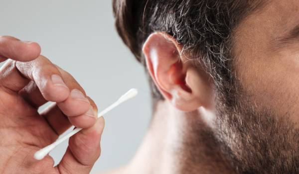 How to clean the ear