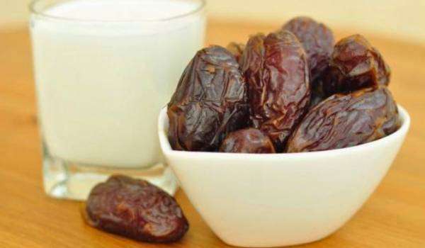 Benefits of dates and milk for pregnant women